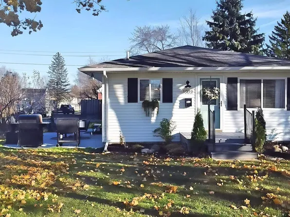 1003 S 9th St, Saint Clair, MI 48079
