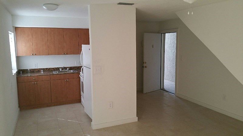 1st image of 515 NW 123rd St