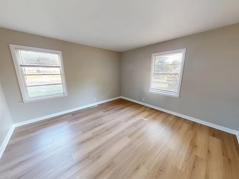 916 W Wayne St — Photo 6