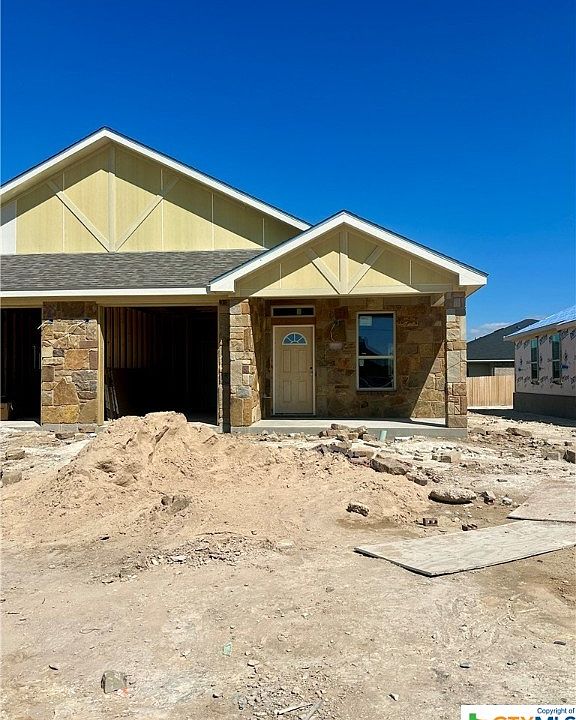 1st image of 5209 Rose Garden Loop