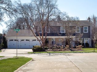 2915 Shannon Rd, Northbrook, IL 60062