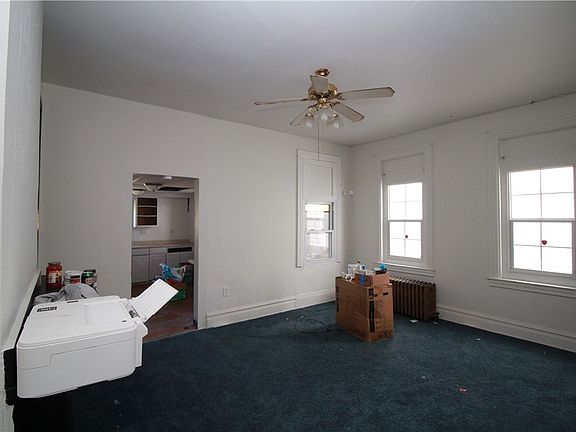 5th image of 814 Etna St