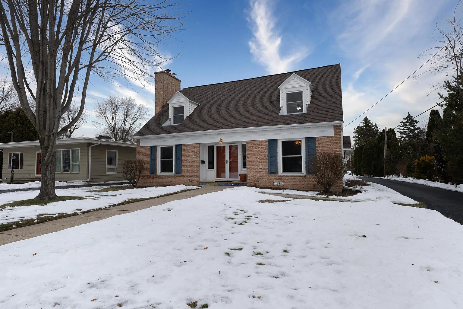 1616 Hickory St photo 1
