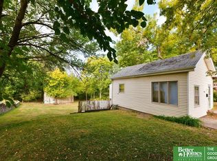 1704 S 18th St, Omaha, NE 68108
