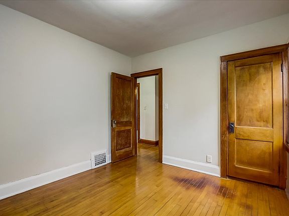 4th image of 1703 W Custer Ave #1703