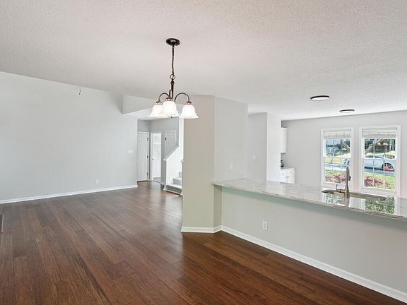 4th image of 208 Mint Hill Dr