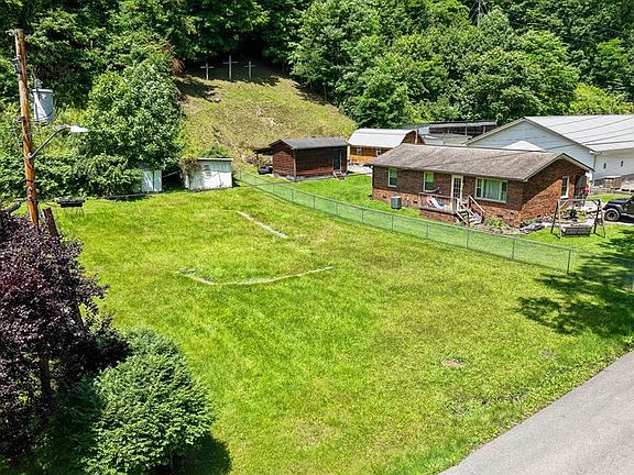 3rd image of 199 Poplar Ln
