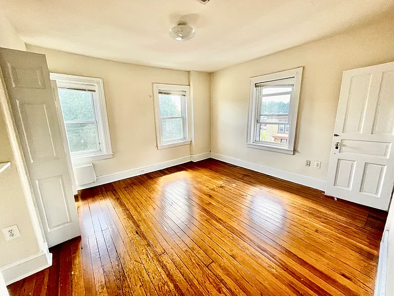 253 W Hansberry St #3F — Photo 11
