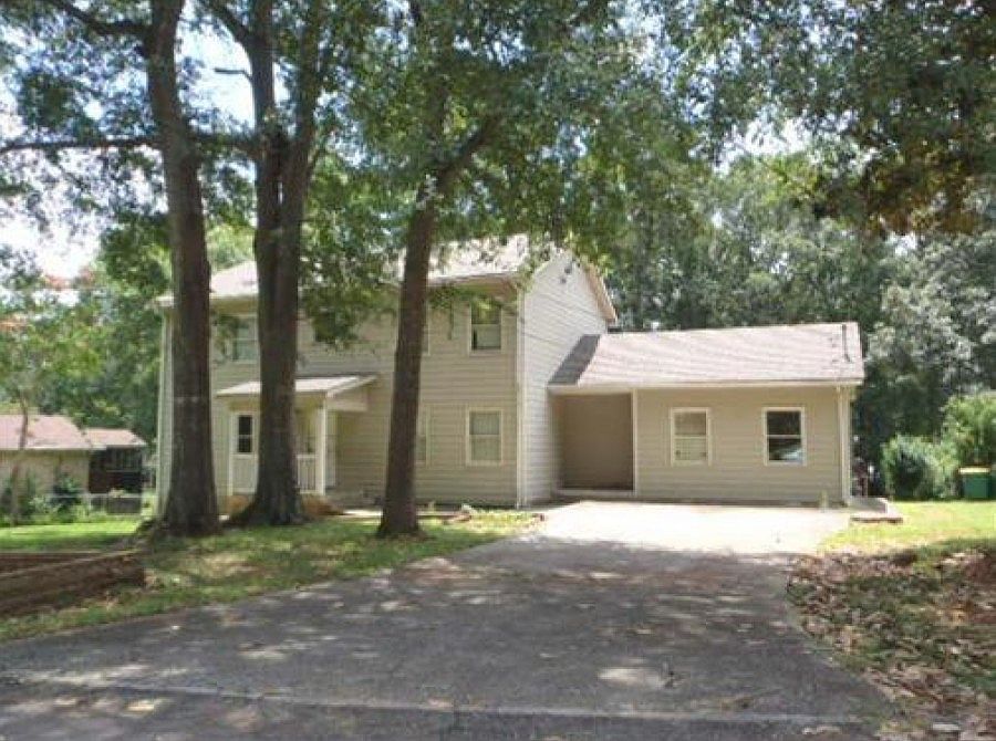 2nd image of 1154 Rogers St