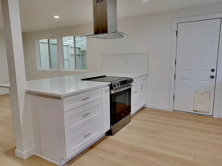 1421 N Highland St — Photo 3