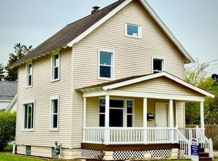 604 11th St, Port Huron, MI 48060