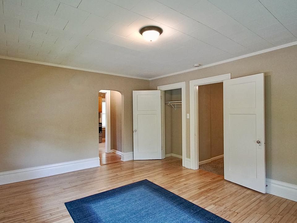 2nd image of 1106 Bush St #3