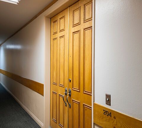 4th image of 622 S Barrington Ave APT 204