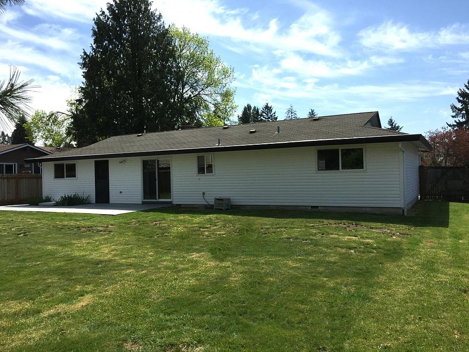 2nd image of 1709 153rd St SW