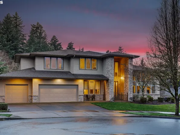 11737 SE Brockenhurst Cir, Happy Valley, OR 97236