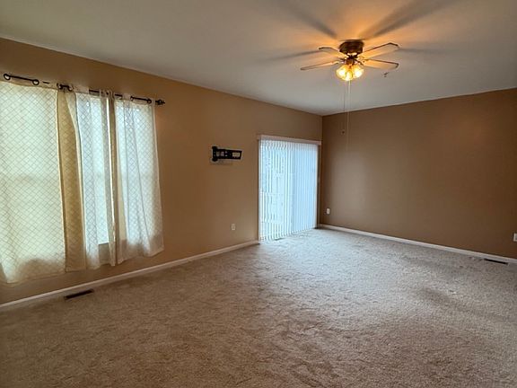 5th image of 3741 Bedford Dr #1