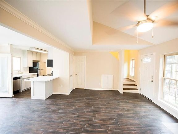 4th image of 797 Worthshire St