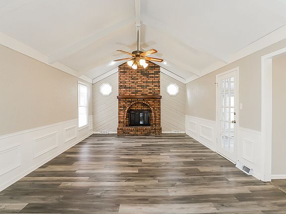 5th image of 901 NW Timber Oak Dr