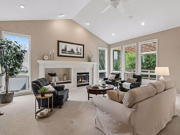 3rd image of 19081 Inndale Dr