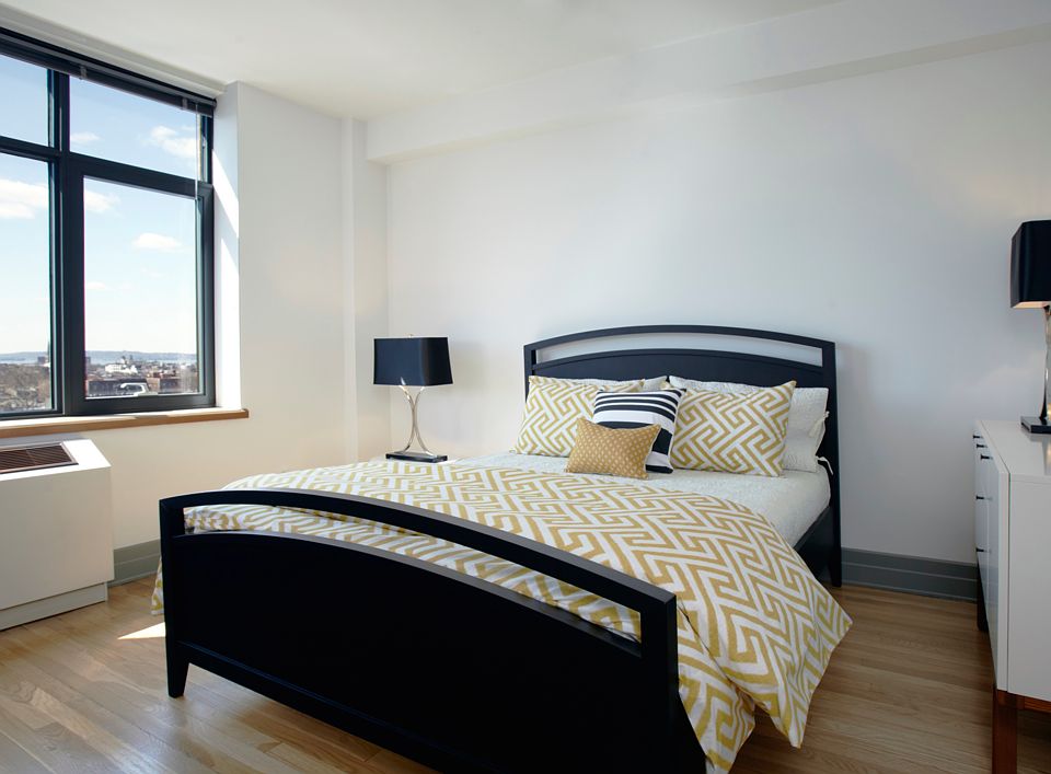 2nd image of 125 Court St APT 4ST