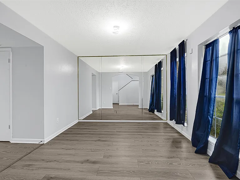15019 Dunster Ln — Photo 4