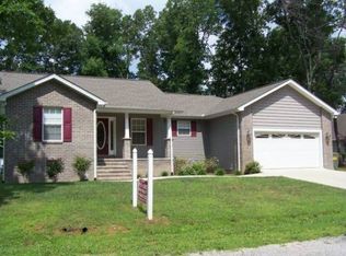 1527 War Eagle Dr, Crossville, TN 38572