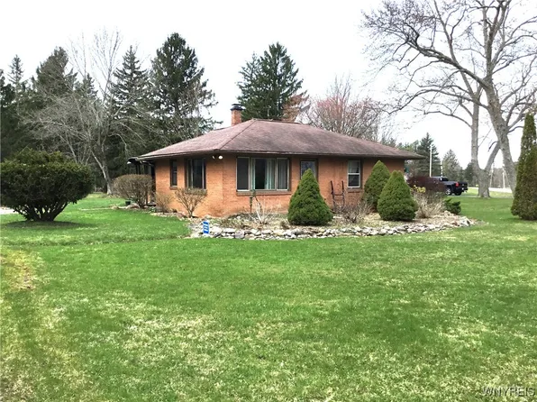 7352 E Eden Rd, Eden, NY 14057