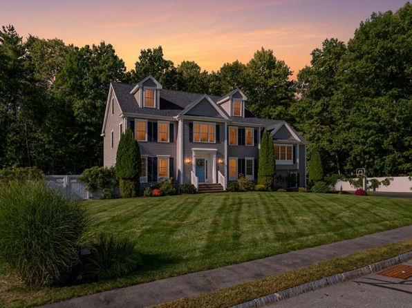9 Lakewoods Dr