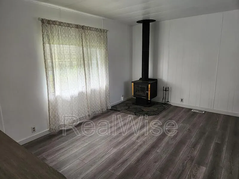 2 bed, 2.0 bath, $1,400 — Photo 3