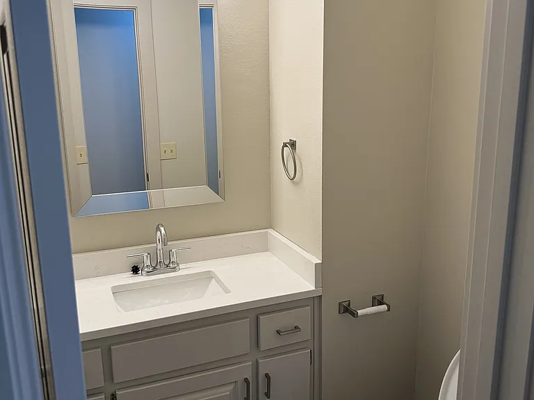 509 W Briarbrook Ln — Photo 10
