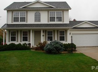 309 Bittersweet Ave, Germantown Hills, IL 61548