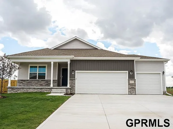 18463 Rose Lane Rd, Gretna, NE 68136