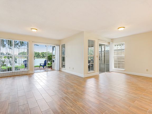 4th image of 6912 Lake Place Ct
