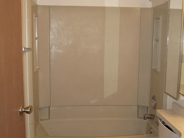 325 W 9th St #B — Photo 16
