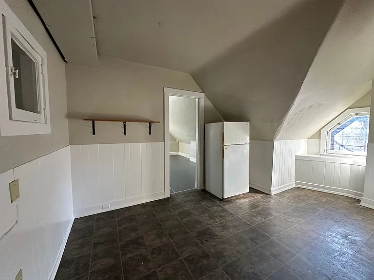 2659 Bellevue Ave — Photo 8