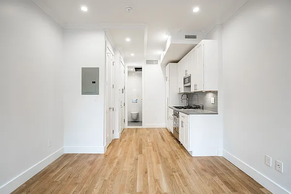Rented by Nooklyn NYC LLC | media 5