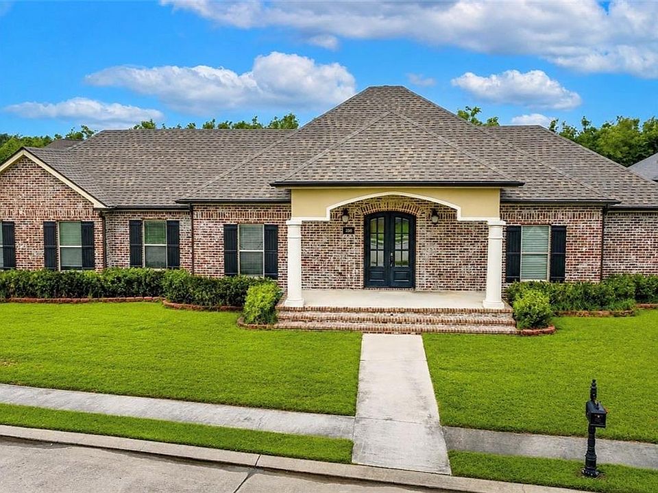 1st image of 236 Mandalay Woods Blvd