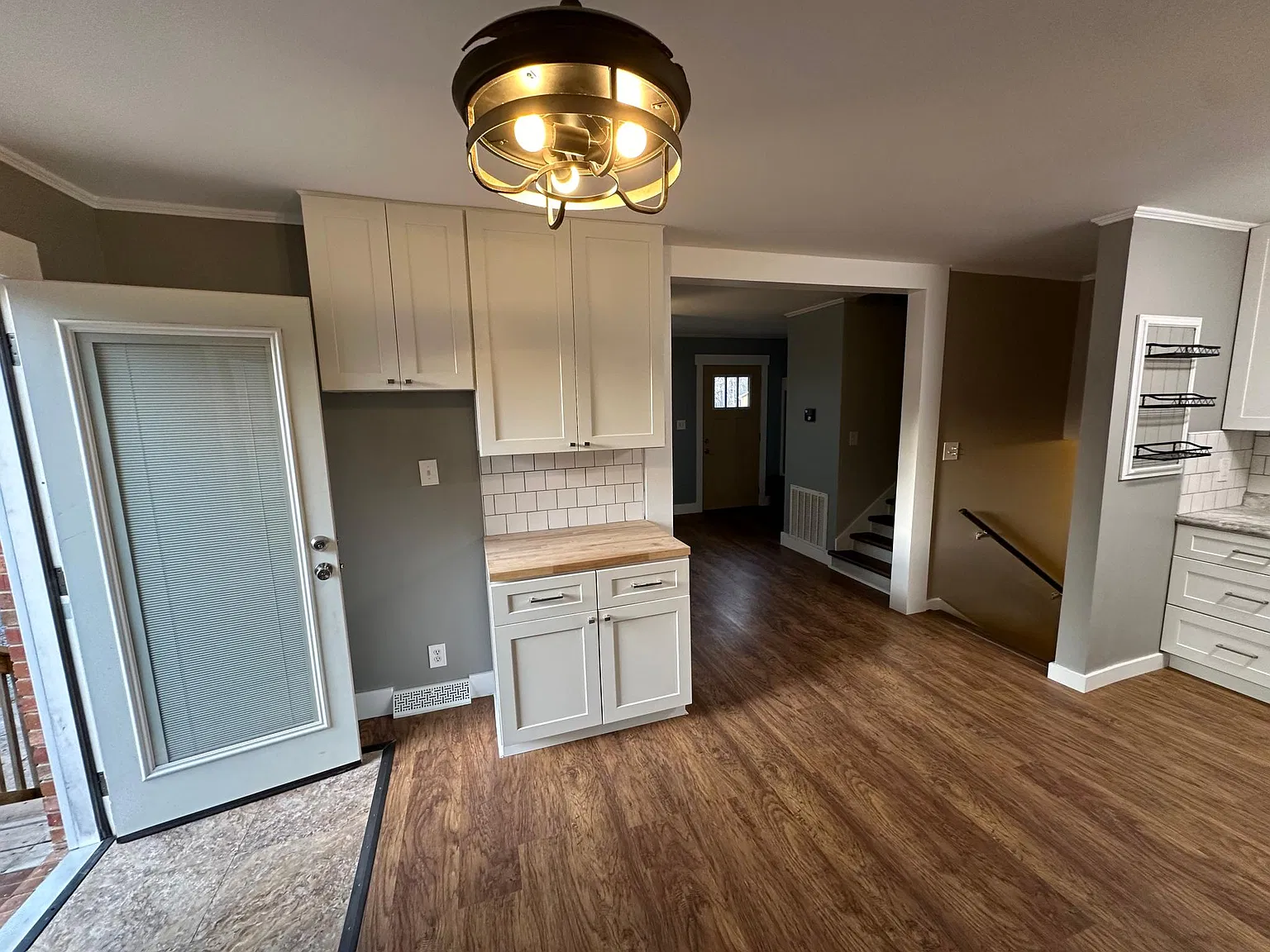 1208 Sharon Dr — Photo 3