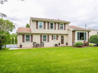 4 Heather Dale Chase, Henrietta, NY 14467