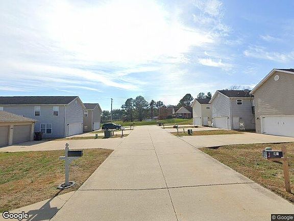 Exterior Neighborhood (street photo)