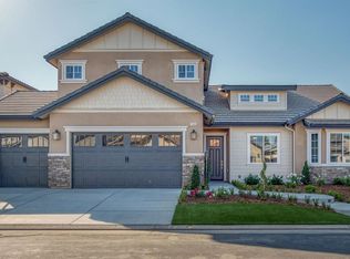 1544 N Middleburg Ln, Clovis, CA