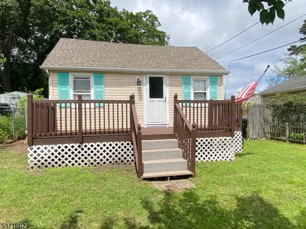 1632 Farragut Ave, Toms River Township, NJ 08753