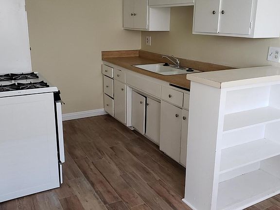 3rd image of 1015 W E St APT E