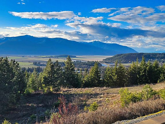 3rd image of 265 Scenic Dr