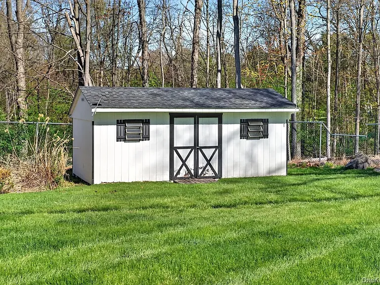 175 Barnes Rd — Photo 26