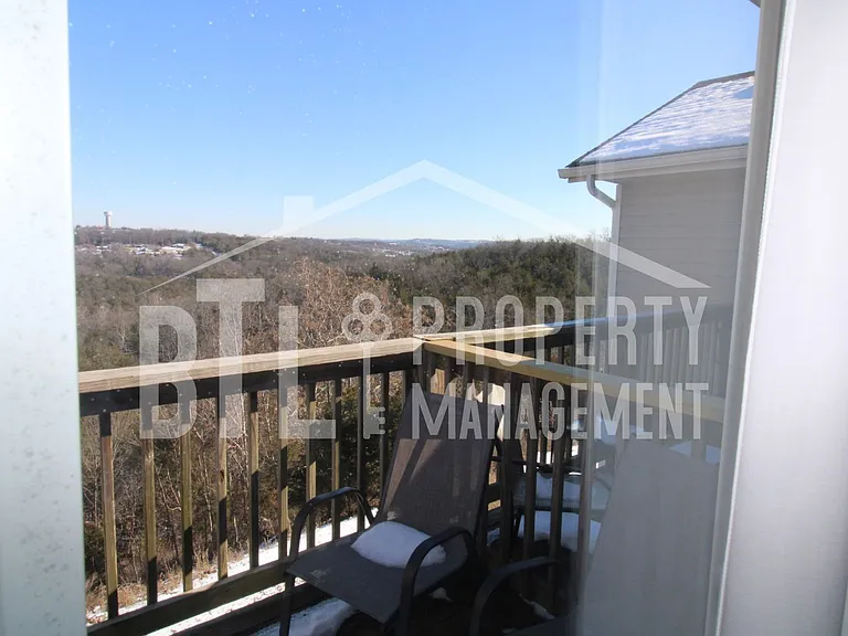 2905 Vineyards Pkwy #5 — Photo 4