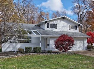 343 E Overlook Dr, Eastlake, OH 44095