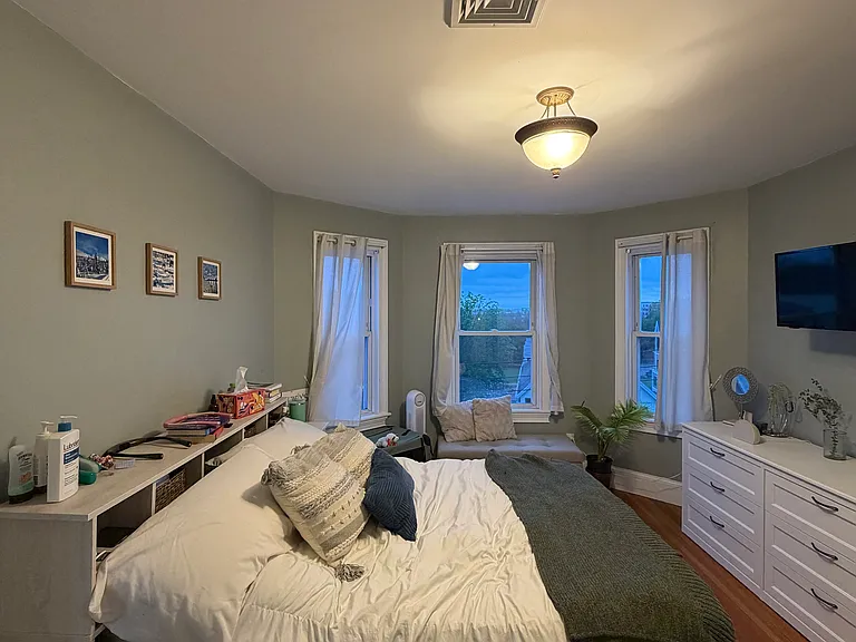 45 Houghton St #45 — Photo 8
