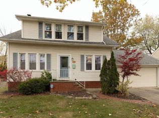 4037 Hinsdale Rd, South Euclid, OH 44121
