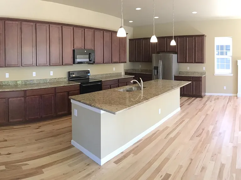 2626 Geranium Ln — Photo 3